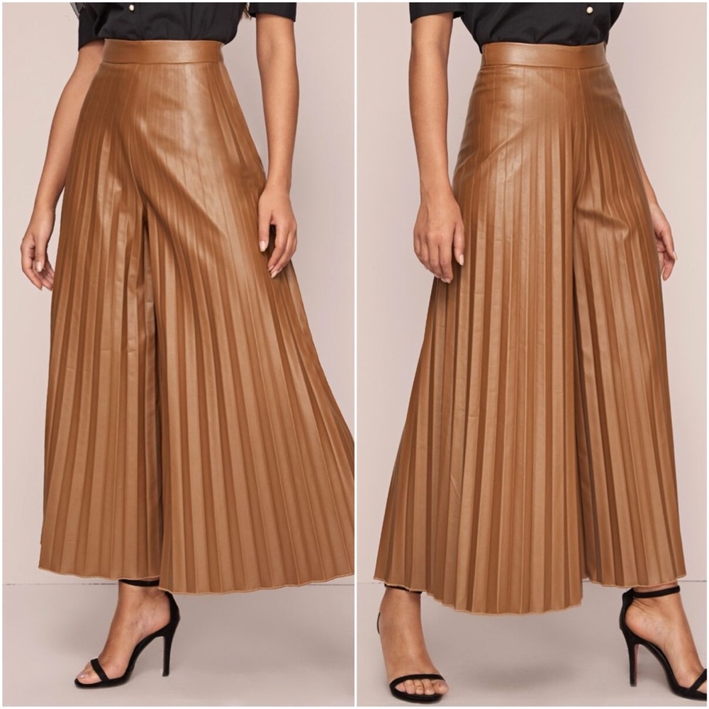 White Accordion Vegan Leather Palazzo Wide Pants - Picture 4 of 12